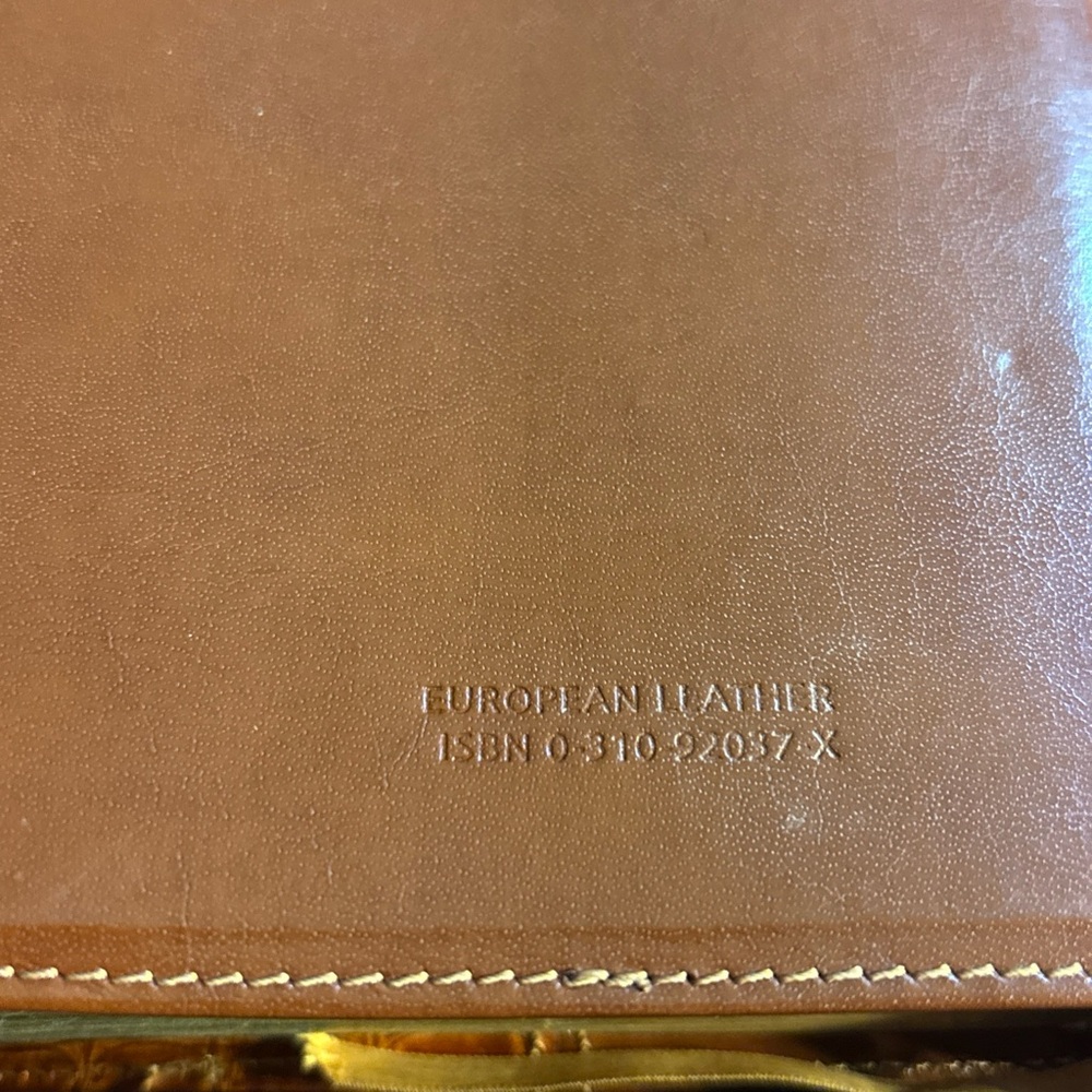 Life Application STUDY BIBLE NIV European Duo-tone Leather Zondervan 2005 - Picture 4 of 5